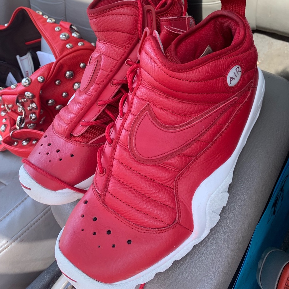 Men’s Nike shoes